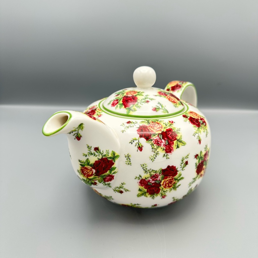 Royal Albert OLD COUNTRY ROSES White Afternoon Tea Teapot SIGNED Michael Doulton - Picture 7 of 8